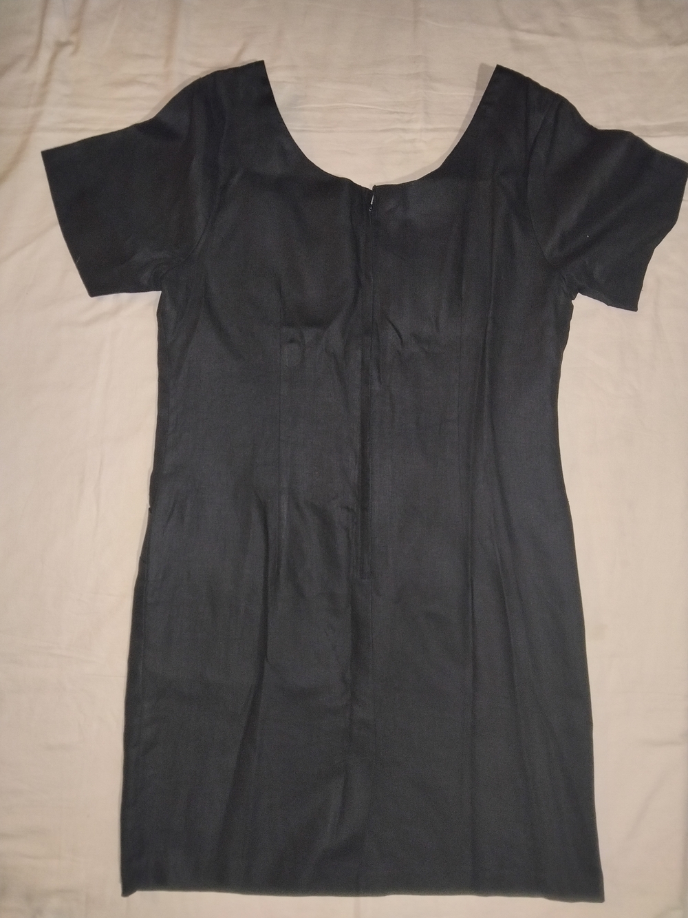 Elegant Black Short-Sleeve Mini Dress - Picture 3 of 4